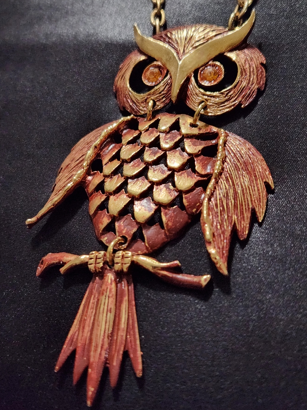 Vintage 1970s Enamel Articulated Owl Pendant Necklace Amber Rhinestone Eyes - Picture 3 of 5